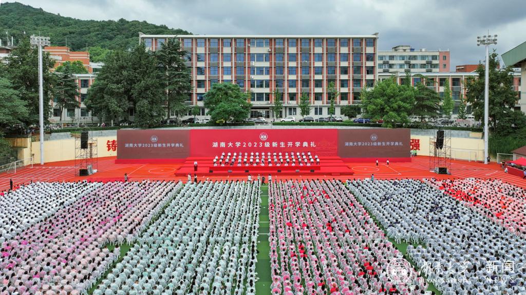 校长段献忠寄语新同学：为国家新时代发展勤奋学习