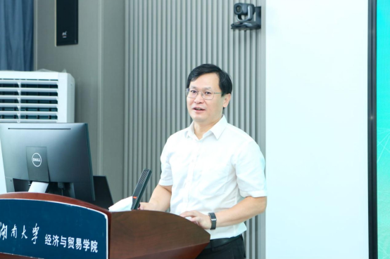第一届气候变化经济学博士后论坛在湖南大学召开