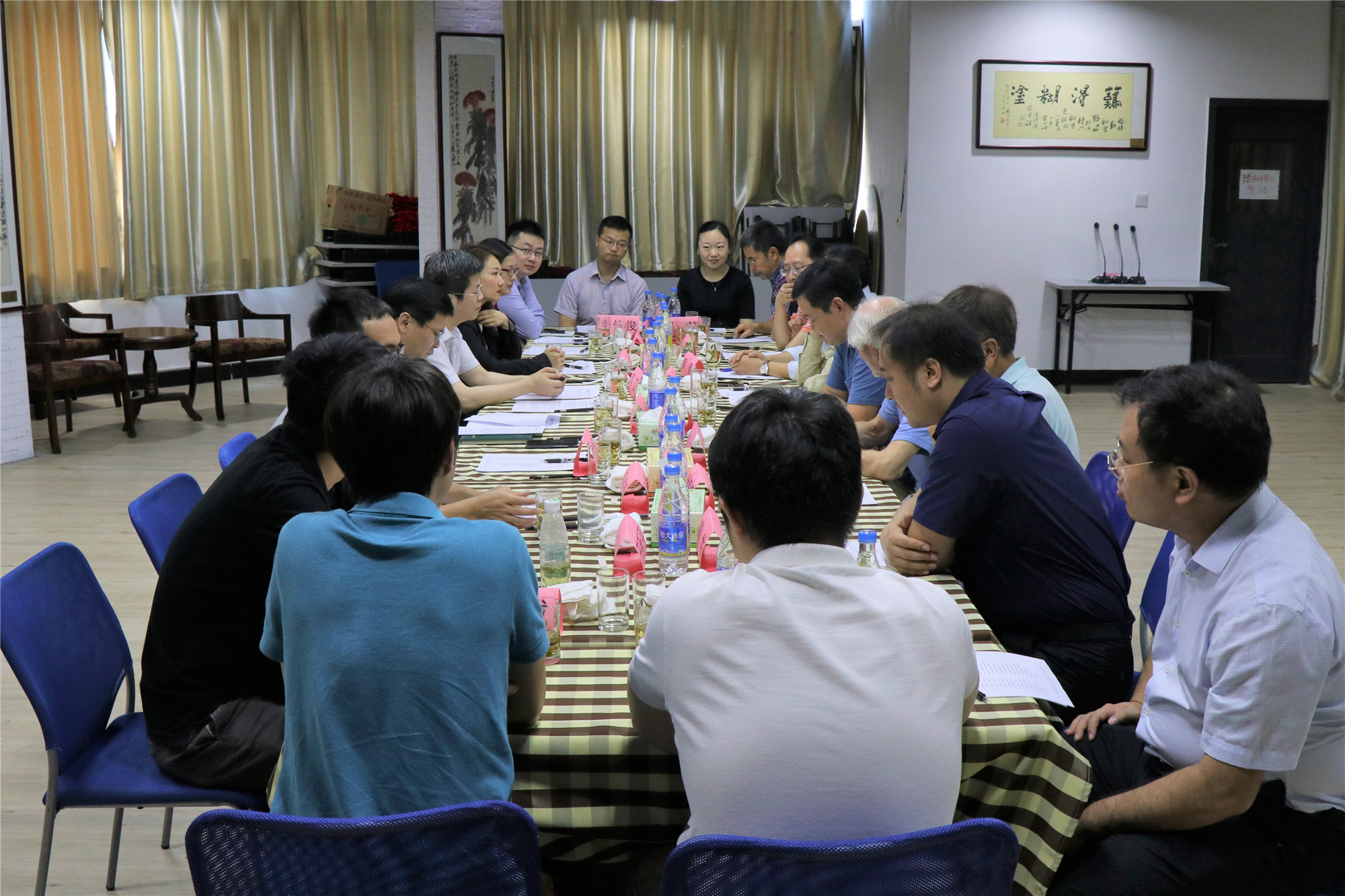 IMG_9842座谈会现场。.jpg